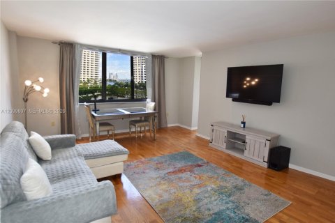Copropriété à louer à Miami, Floride: 1 chambre, 65.03 m2 № 2397120 - photo 4