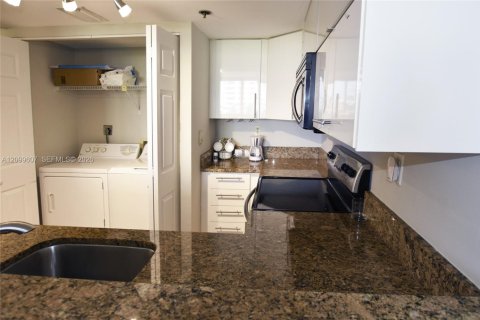Copropriété à louer à Miami, Floride: 1 chambre, 65.03 m2 № 2397120 - photo 8