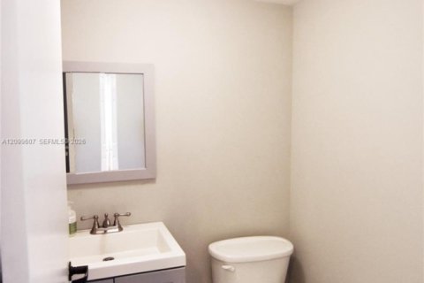 Copropriété à louer à Miami, Floride: 1 chambre, 65.03 m2 № 2397120 - photo 7