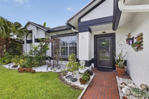 House in Royal Palm Beach, Florida 3 bedrooms, 155.24 sq.m. № 2087480 - photo 3
