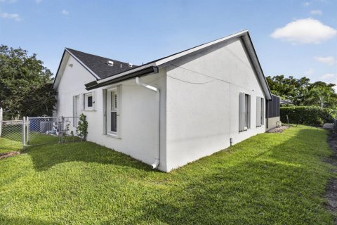 House in Royal Palm Beach, Florida 3 bedrooms, 155.24 sq.m. № 2087480 - photo 26