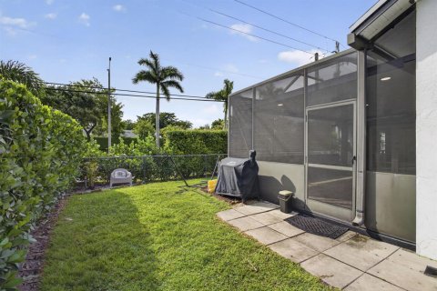 House in Royal Palm Beach, Florida 3 bedrooms, 155.24 sq.m. № 2087480 - photo 23