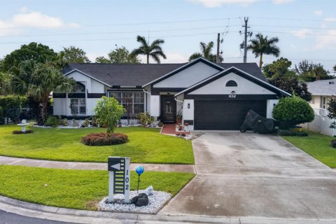 House in Royal Palm Beach, Florida 3 bedrooms, 155.24 sq.m. № 2087480 - photo 28