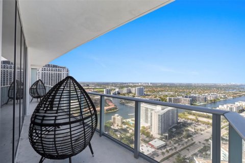 Condominio en venta en Hollywood, Florida, 4 dormitorios, 269.14 m2 № 2182568 - foto 2