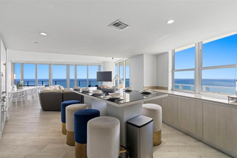 Condominio en venta en Hollywood, Florida, 4 dormitorios, 269.14 m2 № 2182568 - foto 8