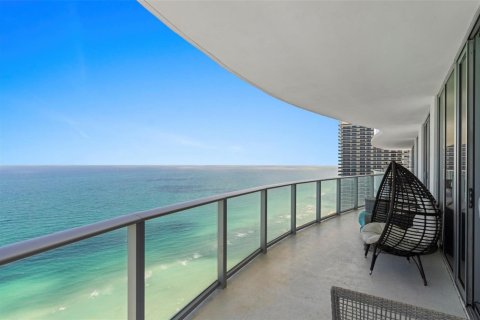 Condominio en venta en Hollywood, Florida, 4 dormitorios, 269.14 m2 № 2182568 - foto 29