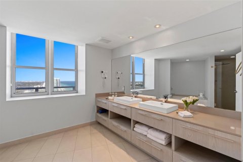 Condominio en venta en Hollywood, Florida, 4 dormitorios, 269.14 m2 № 2182568 - foto 11