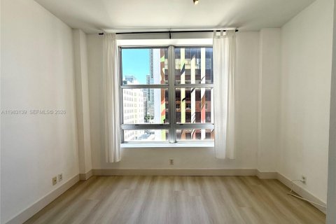 Condo in Miami, Florida, 2 bedrooms № 2050201 - photo 9