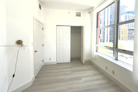 Condo in Miami, Florida, 2 bedrooms № 2050201 - photo 18