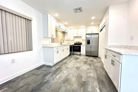 Villa ou maison à louer à Redington Beach, Floride: 2 chambres, 157.93 m2 № 2103842 - photo 7