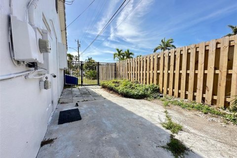 Villa ou maison à louer à Redington Beach, Floride: 2 chambres, 157.93 m2 № 2103842 - photo 22