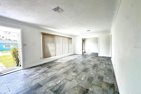 Villa ou maison à louer à Redington Beach, Floride: 2 chambres, 157.93 m2 № 2103842 - photo 4