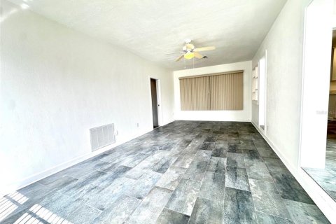 Villa ou maison à louer à Redington Beach, Floride: 2 chambres, 157.93 m2 № 2103842 - photo 13