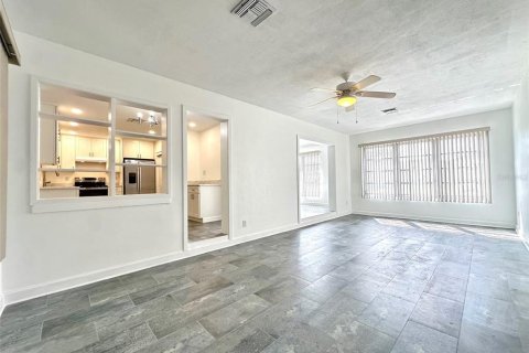 Villa ou maison à louer à Redington Beach, Floride: 2 chambres, 157.93 m2 № 2103842 - photo 12