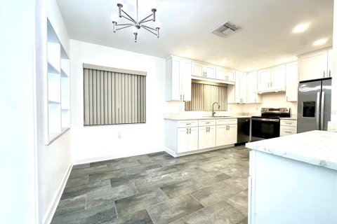 Villa ou maison à louer à Redington Beach, Floride: 2 chambres, 157.93 m2 № 2103842 - photo 6