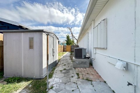 Villa ou maison à louer à Redington Beach, Floride: 2 chambres, 157.93 m2 № 2103842 - photo 21