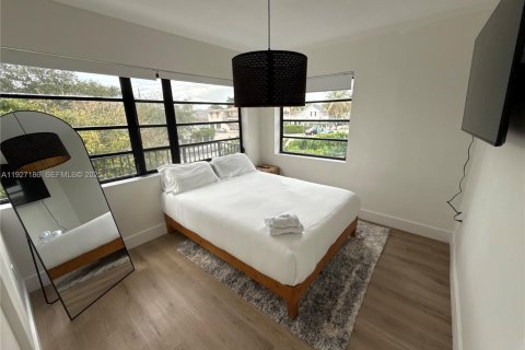 Снять в аренду квартиру в Майами, Флорида 2 спальни, 78.97м2, № 1986786 - фото 6