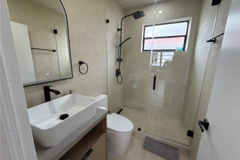 Снять в аренду квартиру в Майами, Флорида 2 спальни, 78.97м2, № 1986786 - фото 8