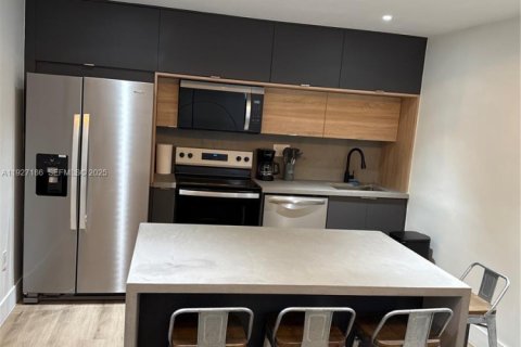 Снять в аренду квартиру в Майами, Флорида 2 спальни, 78.97м2, № 1986786 - фото 5