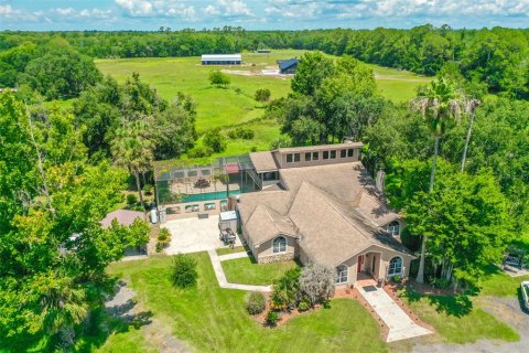 Casa en venta en Bunnell, Florida, 6 dormitorios, 583.98 m2 № 1827075 - foto 1