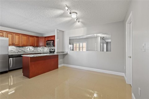 Adosado en venta en Fort Myers, Florida, 2 dormitorios, 114.83 m2 № 1899939 - foto 23
