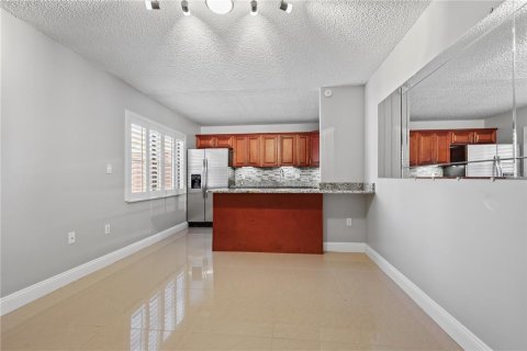 Adosado en venta en Fort Myers, Florida, 2 dormitorios, 114.83 m2 № 1899939 - foto 14