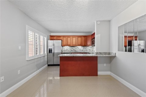 Adosado en venta en Fort Myers, Florida, 2 dormitorios, 114.83 m2 № 1899939 - foto 16