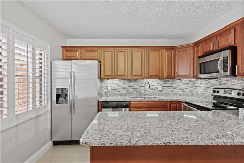 Adosado en venta en Fort Myers, Florida, 2 dormitorios, 114.83 m2 № 1899939 - foto 17