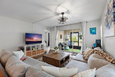 Condo in Seminole, Florida, 2 bedrooms  № 1536921 - photo 9