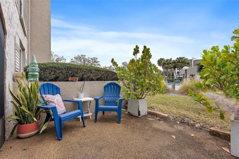 Condo in Seminole, Florida, 2 bedrooms  № 1536921 - photo 22