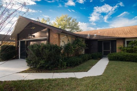 House in Palm Harbor, Florida 2 bedrooms, 157.38 sq.m. № 2229104