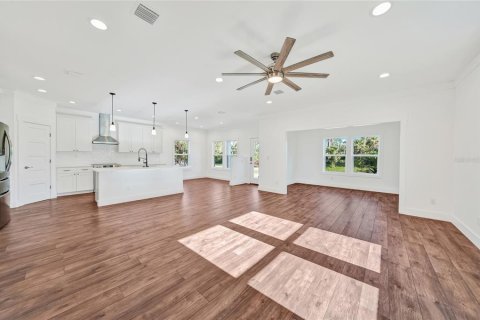House in Port Charlotte, Florida 3 bedrooms, 164.44 sq.m. № 1895127 - photo 8