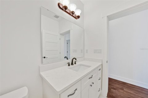 House in Port Charlotte, Florida 3 bedrooms, 164.44 sq.m. № 1895127 - photo 16