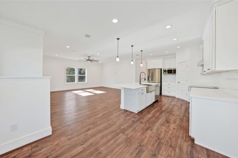 House in Port Charlotte, Florida 3 bedrooms, 164.44 sq.m. № 1895127 - photo 9