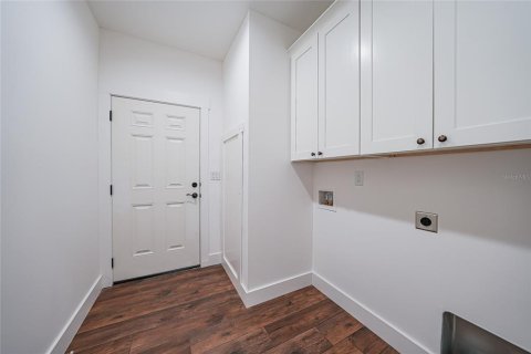 House in Port Charlotte, Florida 3 bedrooms, 164.44 sq.m. № 1895127 - photo 23