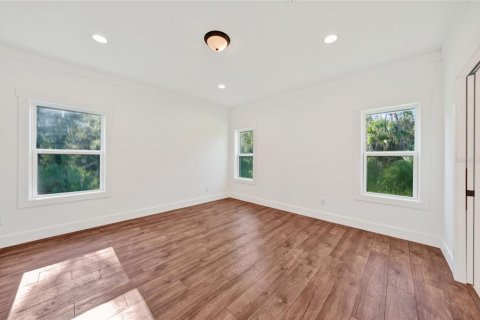 House in Port Charlotte, Florida 3 bedrooms, 164.44 sq.m. № 1895127 - photo 19