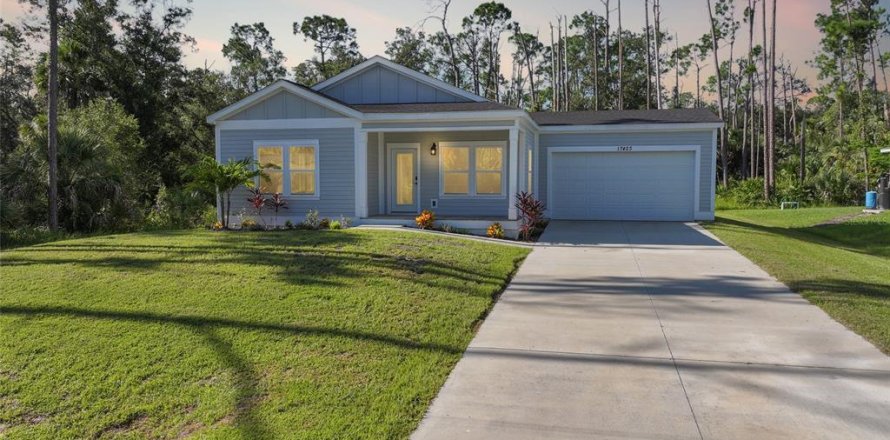 House in Port Charlotte, Florida 3 bedrooms, 164.44 sq.m. № 1895127