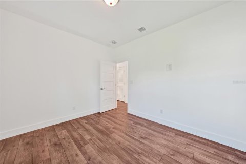 House in Port Charlotte, Florida 3 bedrooms, 164.44 sq.m. № 1895127 - photo 17