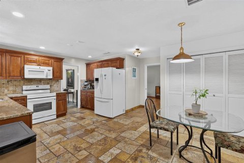 Villa ou maison à vendre à Eustis, Floride: 3 chambres, 239.13 m2 № 2238714 - photo 14