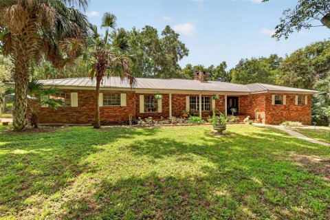 House in Eustis, Florida 3 bedrooms, 239.13 sq.m. № 2238714
