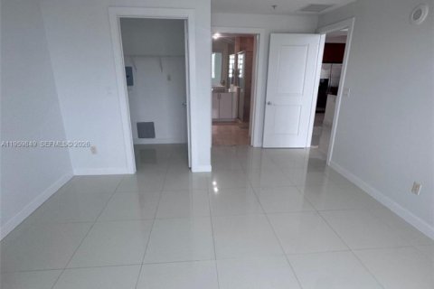 Copropriété à louer à Fort Lauderdale, Floride: 2 chambres, 99.59 m2 № 2020018 - photo 17