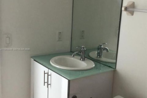 Copropriété à louer à Fort Lauderdale, Floride: 2 chambres, 99.59 m2 № 2020018 - photo 8