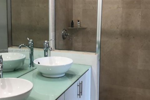 Copropriété à louer à Fort Lauderdale, Floride: 2 chambres, 99.59 m2 № 2020018 - photo 10