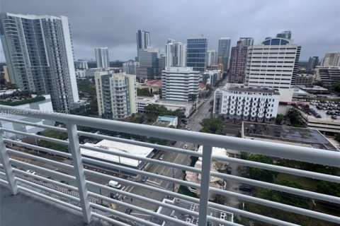 Copropriété à louer à Fort Lauderdale, Floride: 2 chambres, 99.59 m2 № 2020018 - photo 18