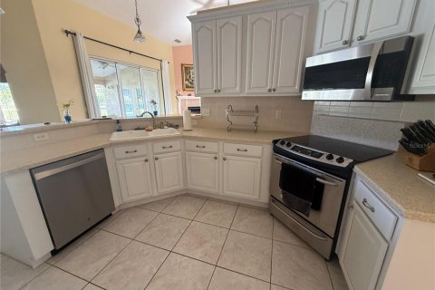 House in Palm Coast, Florida 3 bedrooms, 211.45 sq.m. № 2395816 - photo 10