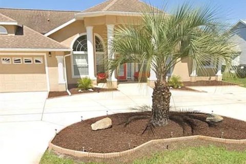 House in Palm Coast, Florida 3 bedrooms, 211.45 sq.m. № 2395816
