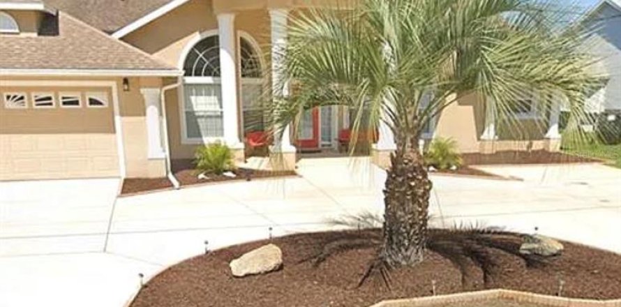 House in Palm Coast, Florida 3 bedrooms, 211.45 sq.m. № 2395816