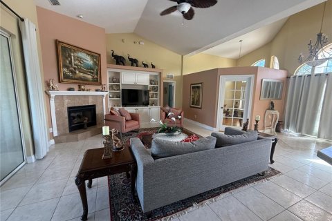 House in Palm Coast, Florida 3 bedrooms, 211.45 sq.m. № 2395816 - photo 6