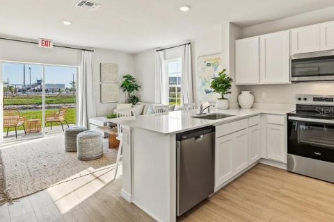 Townhouse in Lakewood Ranch, Florida 3 bedrooms, 136.01 sq.m. № 2204909 - photo 5