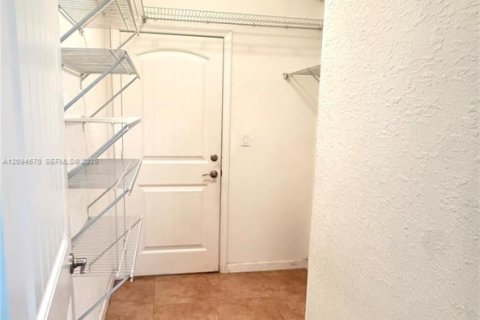 Villa ou maison à vendre à Cutler Bay, Floride: 4 chambres, 191.47 m2 № 2384675 - photo 7